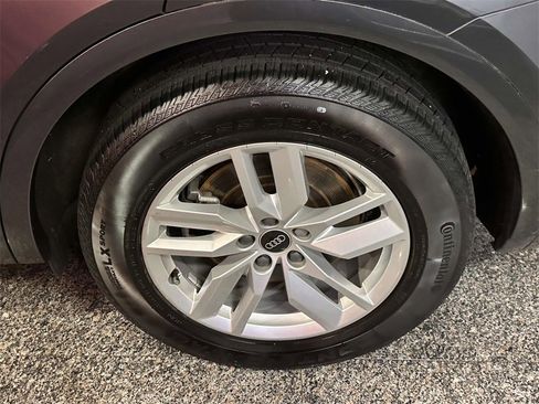 Used 2023 Audi Q5 2.0T Premium w/ Convenience Package image 9