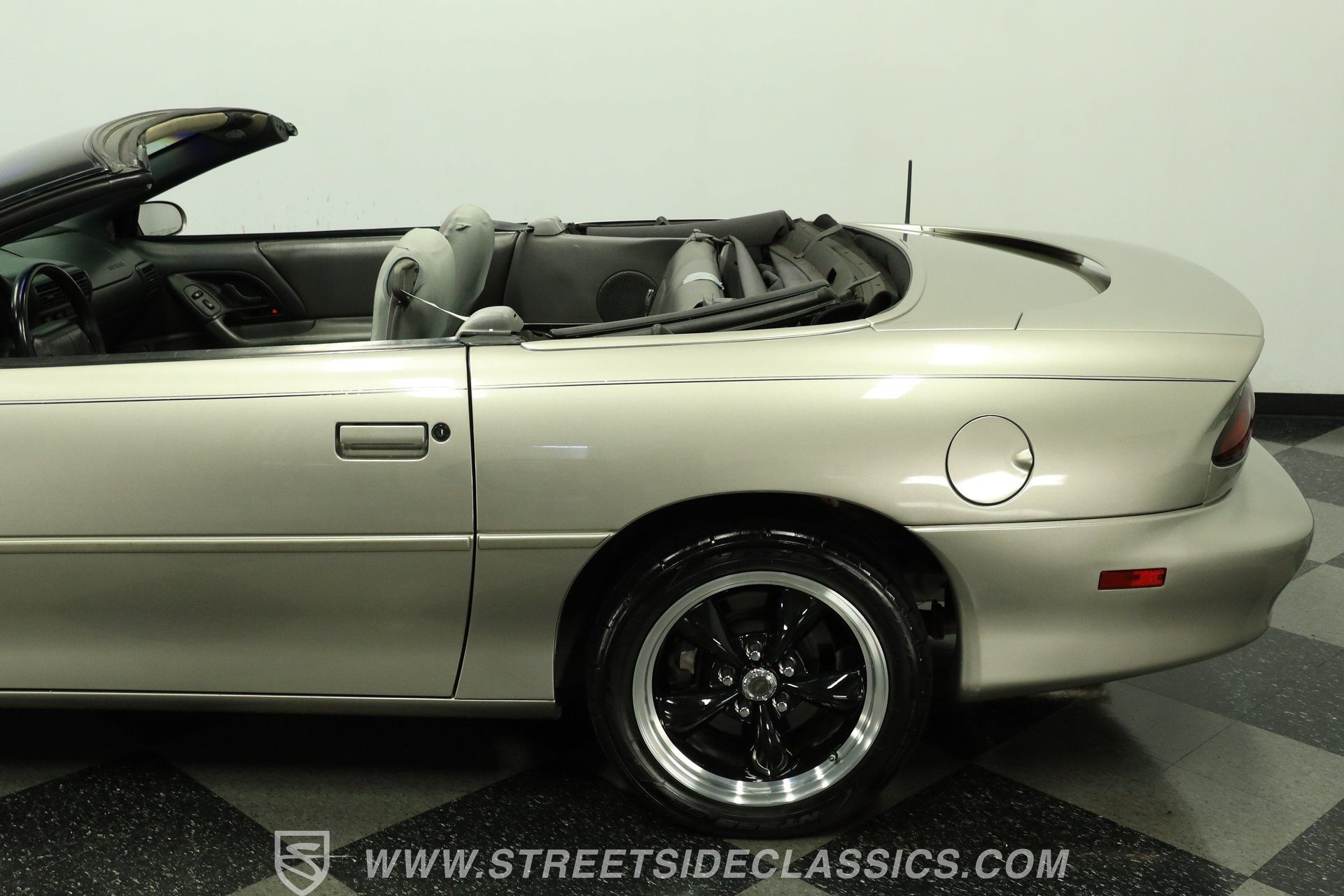 Used 1999 Chevrolet Camaro Z28 RWD image 24