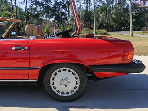Used 1987 Mercedes-Benz 560 SL image 5