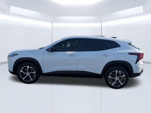 Used 2024 Chevrolet Trax RS w/ Driver Confidence Package image 8