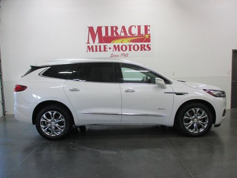 Used 2021 Buick Enclave Avenir w/ Avenir Technology Package AWD/4WD image 6