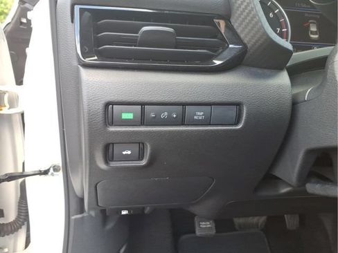 Used 2025 Nissan Sentra SV FWD image 20
