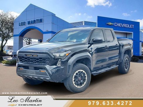 Used 2024 Toyota Tacoma TRD Off-Road AWD/4WD image 1