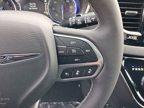 New 2026 Chrysler Voyager LX image 26