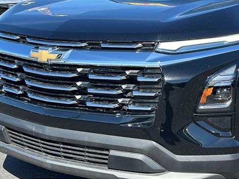 Used 2025 Chevrolet Equinox LT AWD/4WD image 9