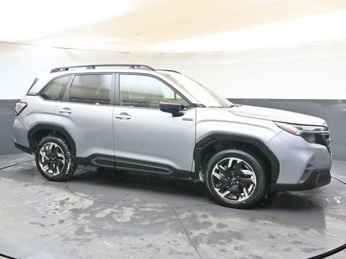 New 2025 Subaru Forester Limited w/ Popular Package image 7