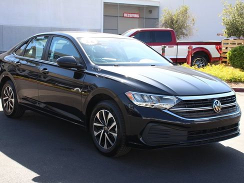 Used 2022 Volkswagen Jetta S FWD image 11