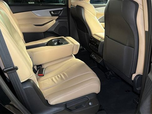 Used 2023 Acura MDX SH-AWD w/ Technology Package image 12