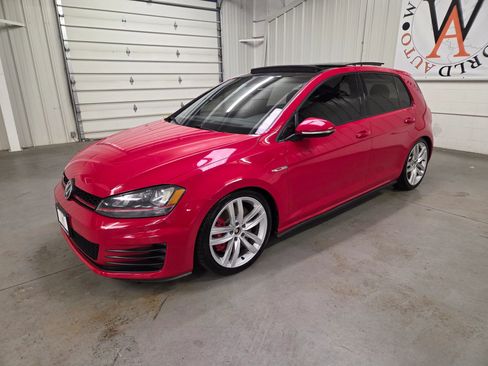 Used 2016 Volkswagen GTI Autobahn w/ Lighting Package (SEL) FWD image 2