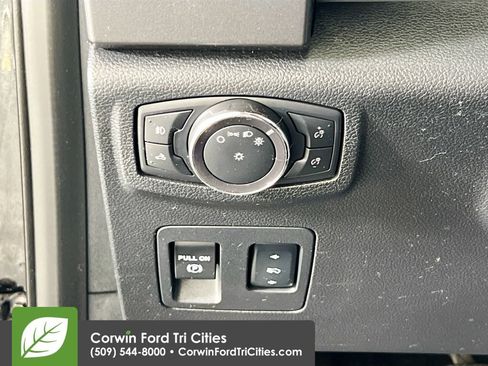 Used 2017 Ford F150 XLT w/ Equipment Group 302A Luxury AWD/4WD image 18