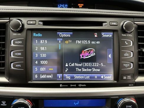 Used 2017 Toyota Highlander XLE image 18