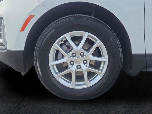 Used 2024 Chevrolet Equinox LT w/ LPO, Floor Liner Package FWD image 19