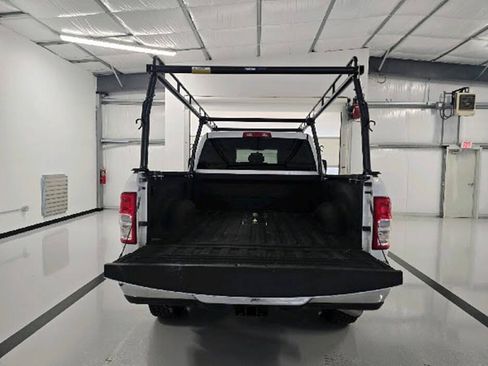 Used 2024 RAM 2500 Tradesman w/ Chrome Appearance Group AWD/4WD image 5