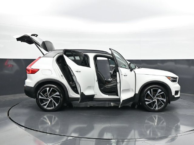 Used 2021 Volvo XC40 T5 R-Design w/ Advanced Package AWD/4WD image 54