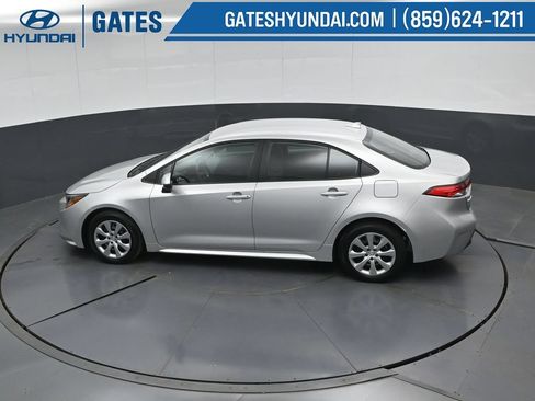 Used 2025 Toyota Corolla LE FWD image 47