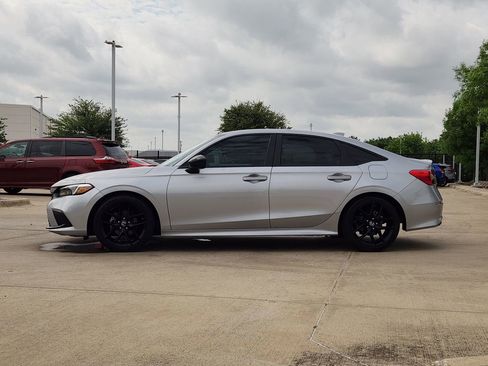 Used 2024 Honda Civic Sport image 4