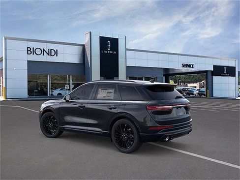 New 2026 Lincoln Corsair Reserve w/ Jet Appearance Package AWD/4WD image 4
