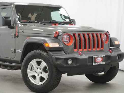 Used 2019 Jeep Wrangler Sport w/ Quick Order Package 24S AWD/4WD image 4