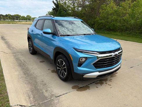 New 2026 Chevrolet TrailBlazer LT w/ Convenience Package FWD image 11