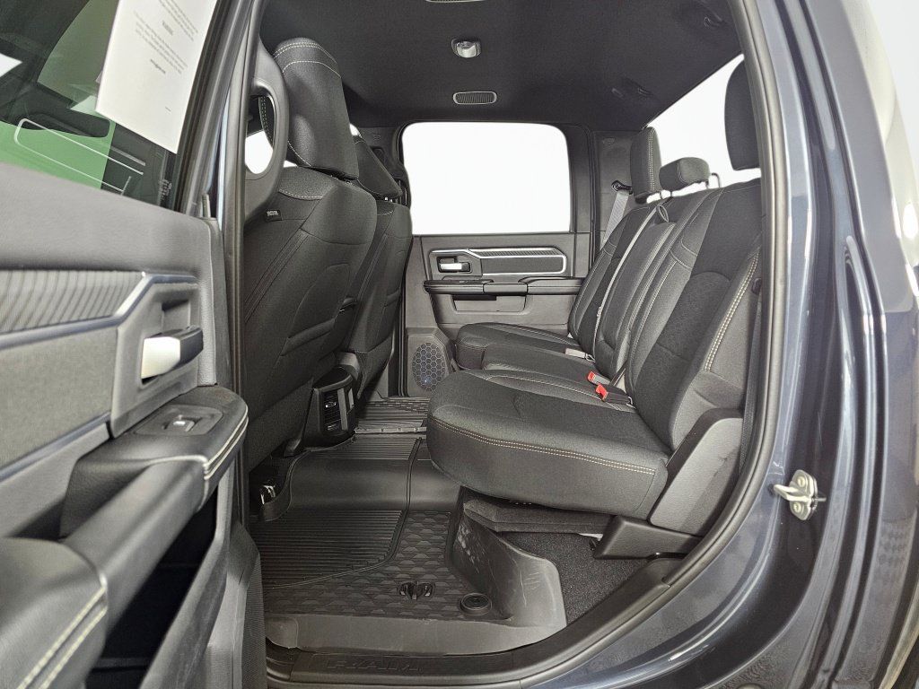 New 2026 RAM 3500 Big Horn AWD/4WD image 35