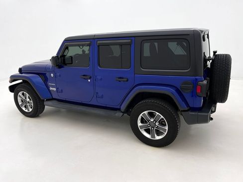 Used 2018 Jeep Wrangler Unlimited Sahara image 10