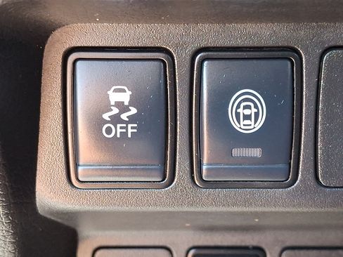 Used 2019 Nissan Rogue Sport SV AWD/4WD image 24