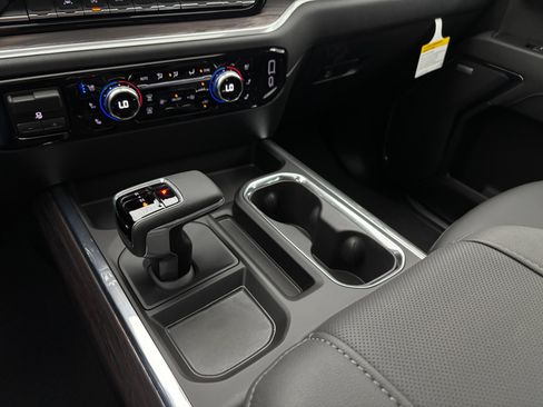 New 2026 GMC Sierra 1500 SLT w/ SLT Premium Package AWD/4WD image 29