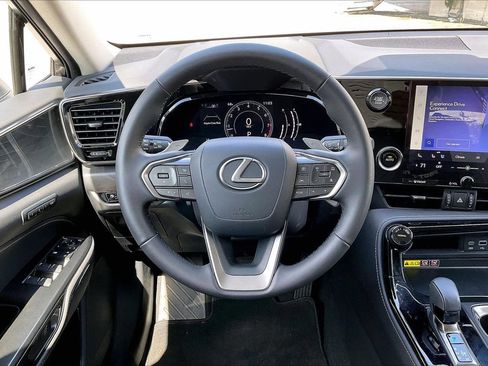 Used 2025 Lexus NX 250 FWD w/ Towing Package (2000 Lbs) image 9