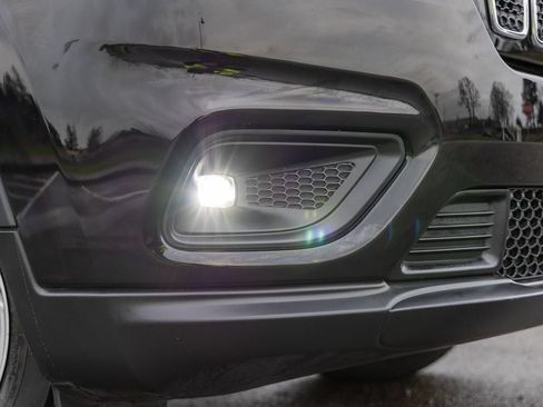 Used 2019 Jeep Cherokee Latitude Plus AWD/4WD image 15