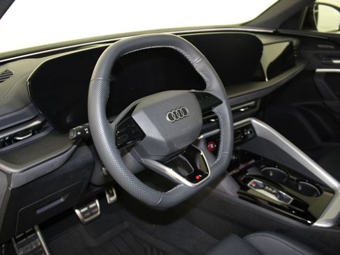 Used 2025 Audi SQ5 Premium Plus image 4