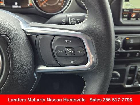 Used 2023 Jeep Gladiator Overland image 25