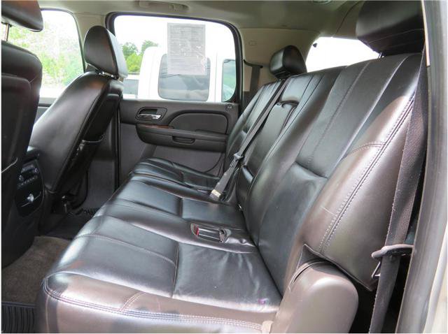 Used 2007 Chevrolet Suburban LTZ w/ LTZ Preferred Equipment Group AWD/4WD image 26