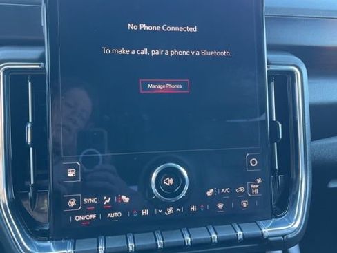 Used 2025 GMC Yukon Denali AWD/4WD image 56