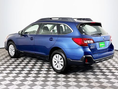 Used 2019 Subaru Outback 2.5i AWD/4WD image 6