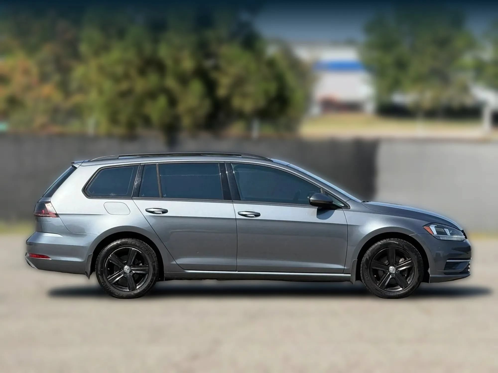 Used 2018 Volkswagen Golf SE FWD image 7