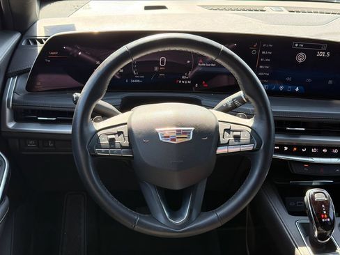 Used 2025 Cadillac XT4 Premium Luxury FWD image 23