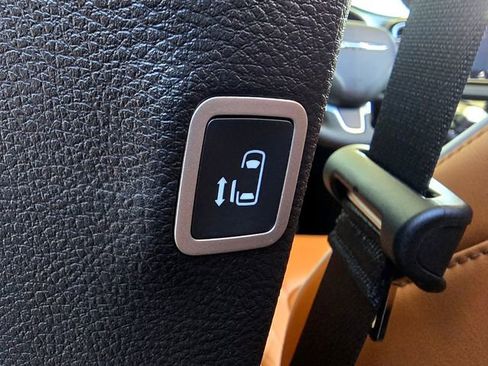 New 2026 Chrysler Pacifica Pinnacle AWD/4WD image 29