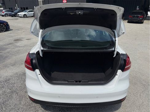 Used 2016 Ford Focus SE w/ Equipment Group 201A FWD image 40