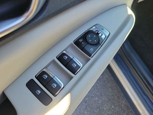 New 2026 Kia Carnival EX FWD image 21
