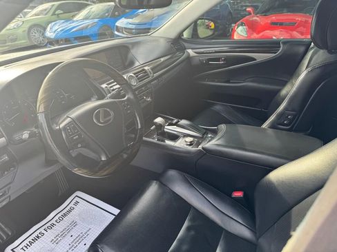Used 2013 Lexus LS 460 AWD w/ Ultra Luxury Pkg image 10