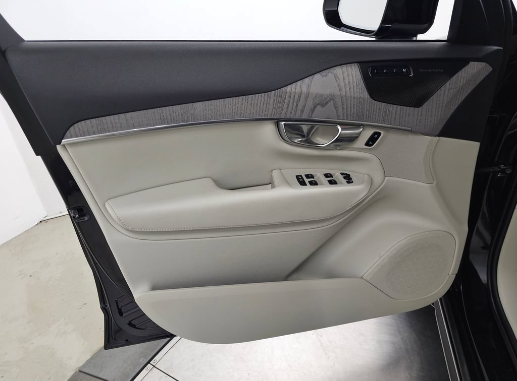 Certified 2024 Volvo XC90 T8 Plus w/ Protection Package AWD/4WD image 14