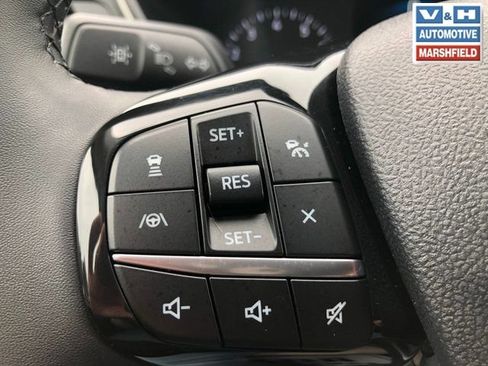 Used 2022 Ford Escape SEL AWD/4WD image 4