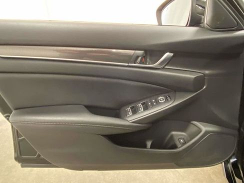 Used 2019 Honda Accord Sport image 11