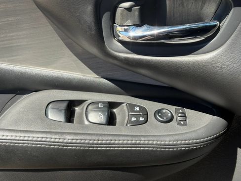 Used 2017 Nissan Murano SV AWD/4WD image 18
