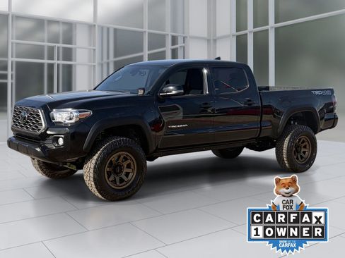 Used 2022 Toyota Tacoma TRD Off-Road w/ Technology Package image 2
