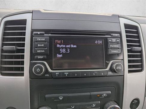 Used 2018 Nissan Frontier SV AWD/4WD image 17
