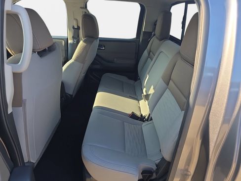 Used 2024 Nissan Frontier SV w/ Technology Package RWD image 14