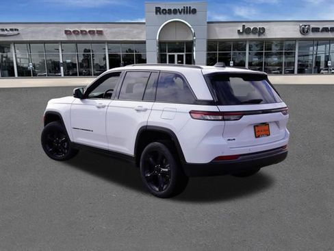 New 2026 Jeep Grand Cherokee Limited w/ Limited Altitude Package AWD/4WD image 7