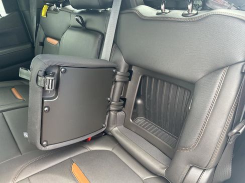 Used 2020 GMC Sierra 1500 AT4 w/ Off-Road Performance Package image 22