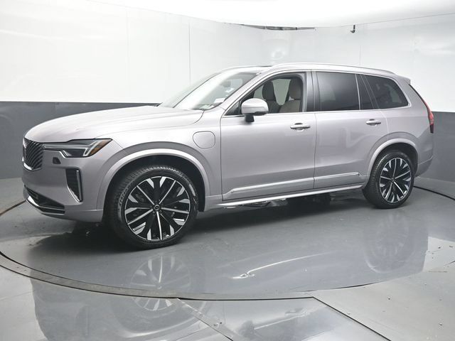 Certified 2026 Volvo XC90 T8 Core w/ Protection Package Premier AWD/4WD image 4